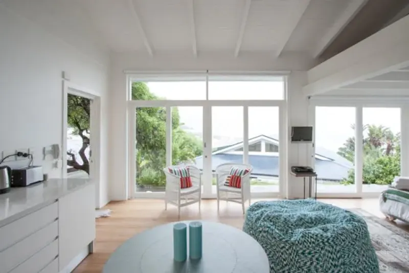 Glen Beach Cottage in Camps Bay – photo 4