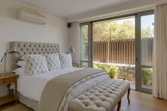 Bungalow Ulusaba in Clifton – photo 2 thumbnail