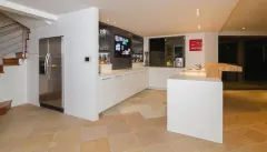 Upper Camps Bay Villa in Bakoven – photo 12 thumbnail