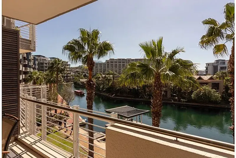 Juliette 212 in V&A Waterfront – photo 15