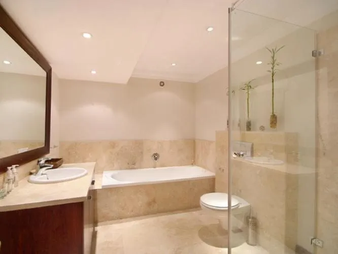property_02013f81-e2e4-4c40-81df-cd7f797b7262_6