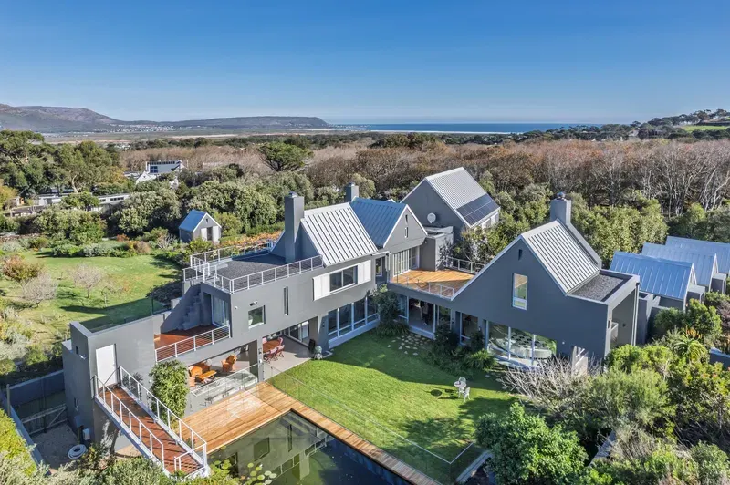 Village Lane in Noordhoek – photo 27