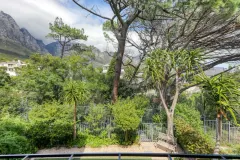Soltera Glen Camps Bay Apartment in Camps Bay – photo 17 thumbnail