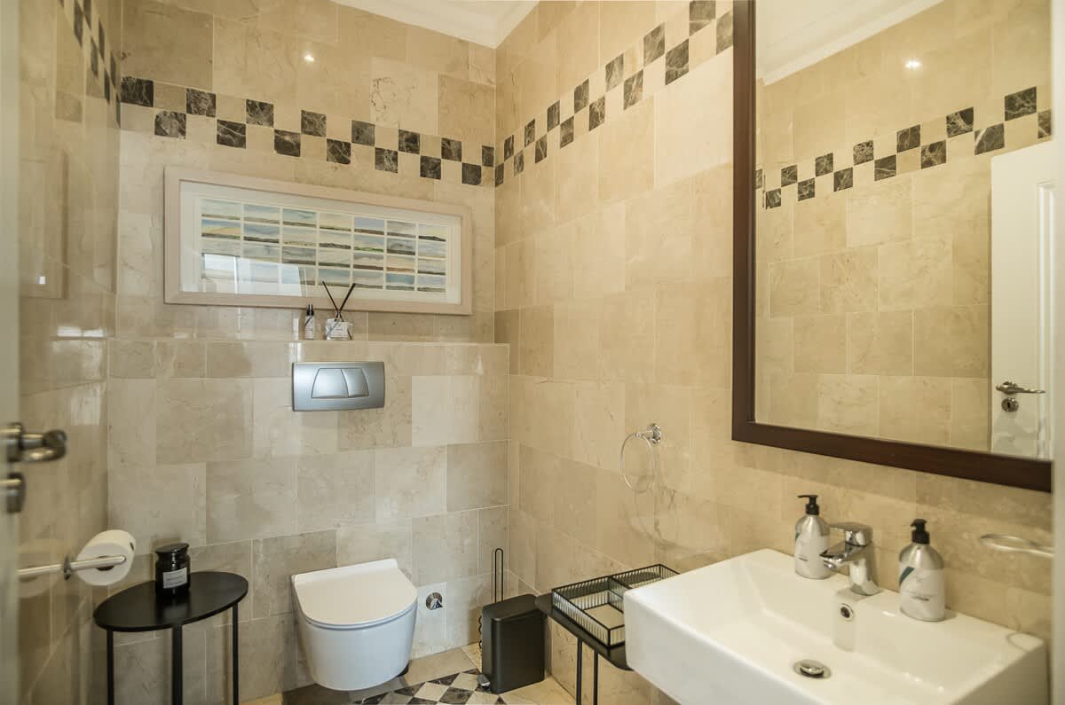 property_02cfbe72-2820-491e-a581-a7a5a214f317_20