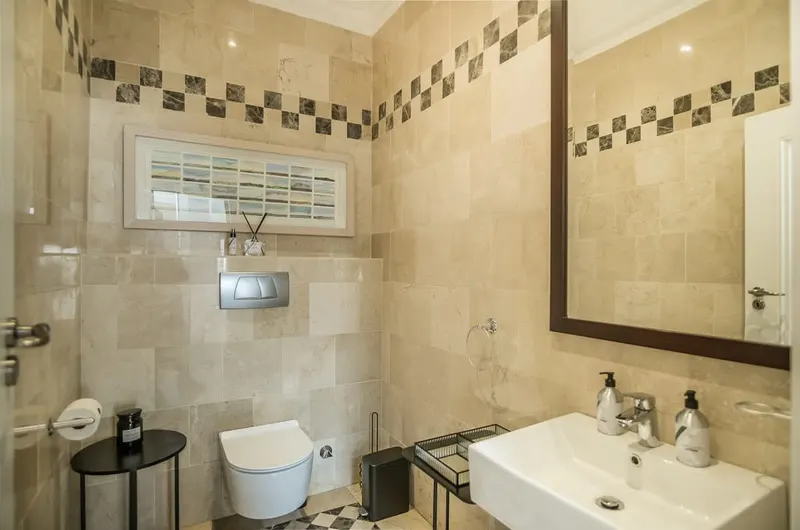 Ocean View Elegance in Bantry Bay – photo 13