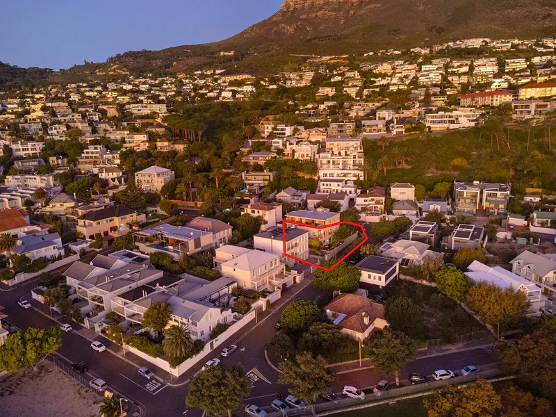 Beachy Villa in Camps Bay – photo 35