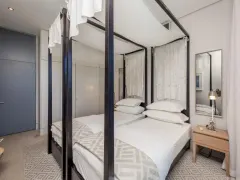 Loader Villa in Green Point – photo 2 thumbnail