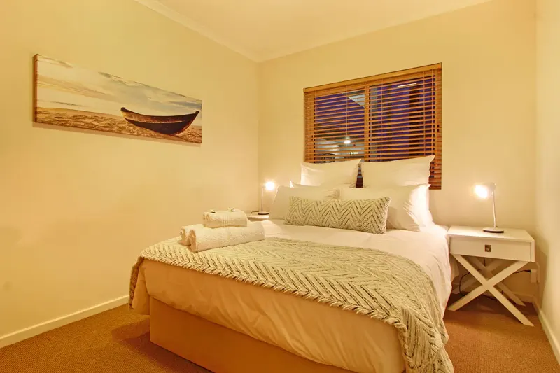 Horizon Bay 702 in Table View – photo 10