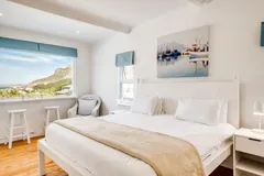 Villa Santorini in Hout Bay – photo 23 thumbnail