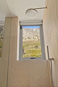 Mountain Vista Penthouse in Camps Bay – photo 27 thumbnail