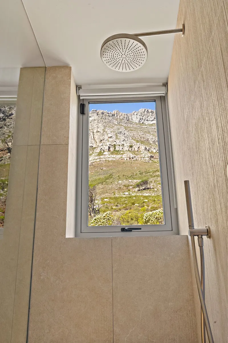 Mountain Vista Penthouse in Camps Bay – photo 27