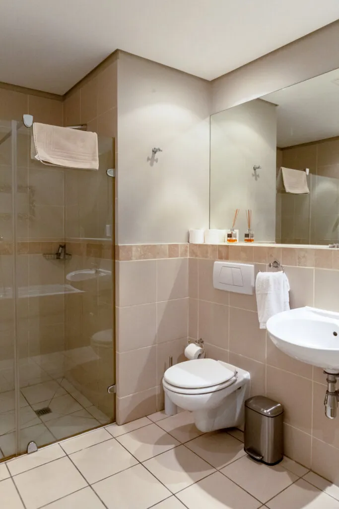 property_03e592c8-ccbd-4b28-b8ca-0db5cec4d5cb_33