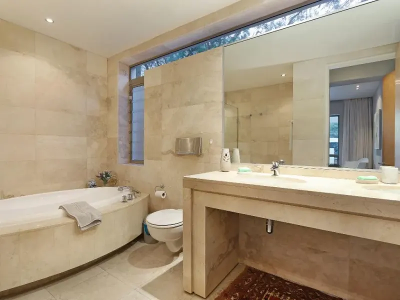 7 on First Crescent in Camps Bay – photo 14