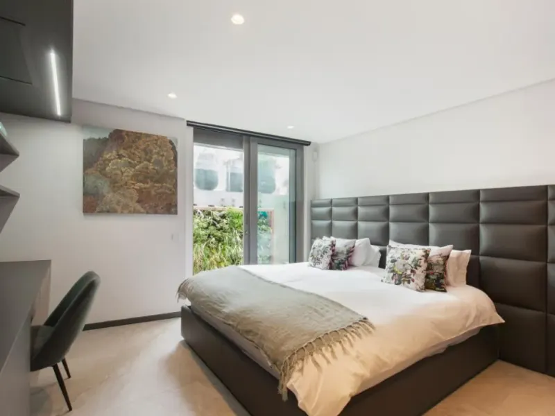 8 Glen Beach Villa in Camps Bay – photo 17