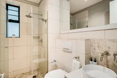 17 Geneva Drive in Camps Bay – photo 38 thumbnail