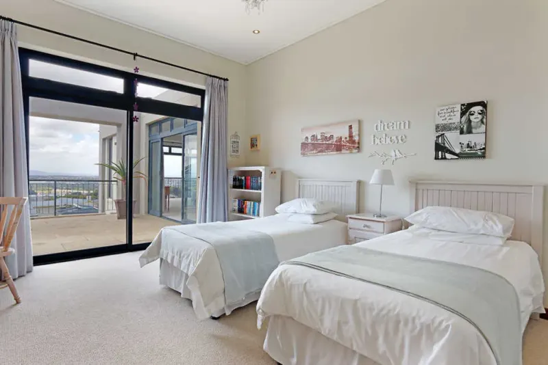 Stonehurst Villa in Westlake – photo 13