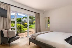 Camps Bay Deluxe in Camps Bay – photo 17 thumbnail
