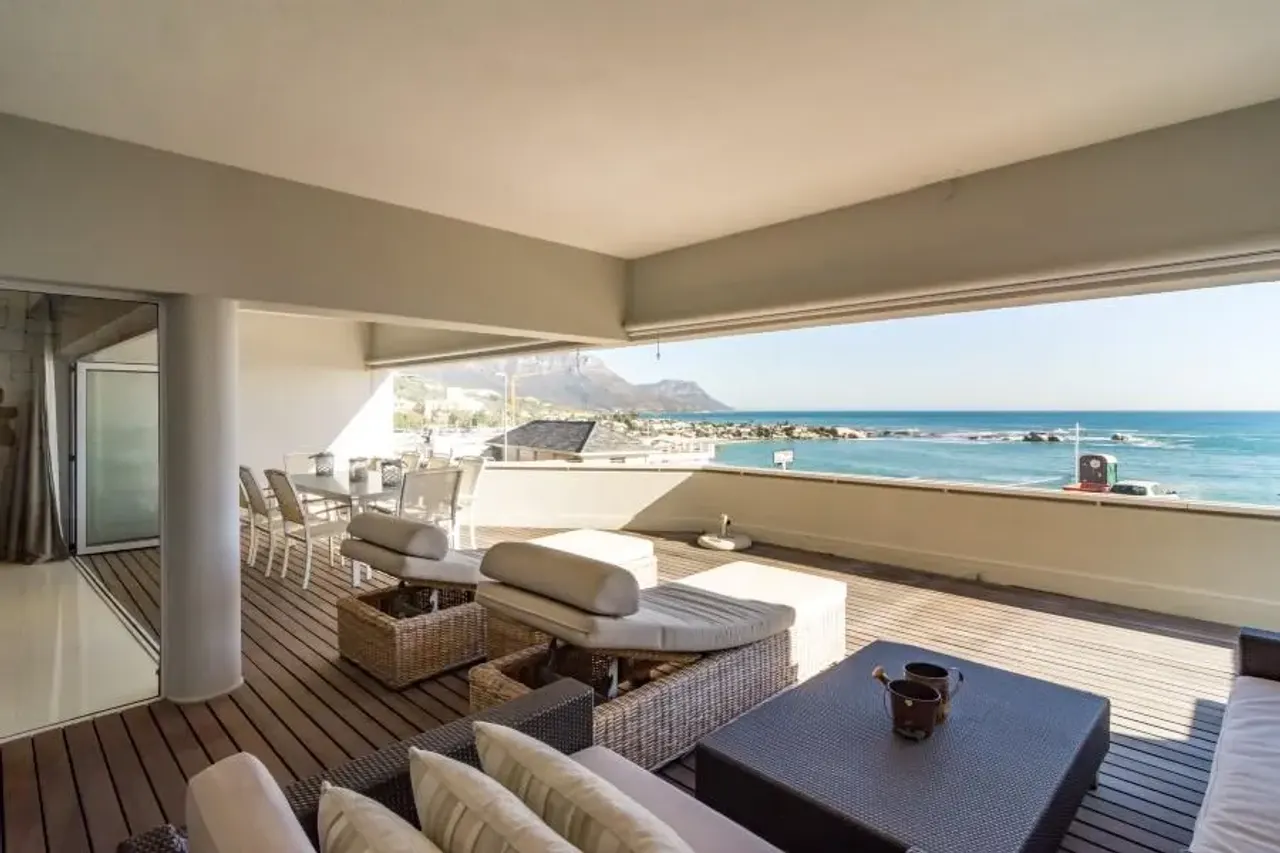 The Breakers, Clifton in Clifton