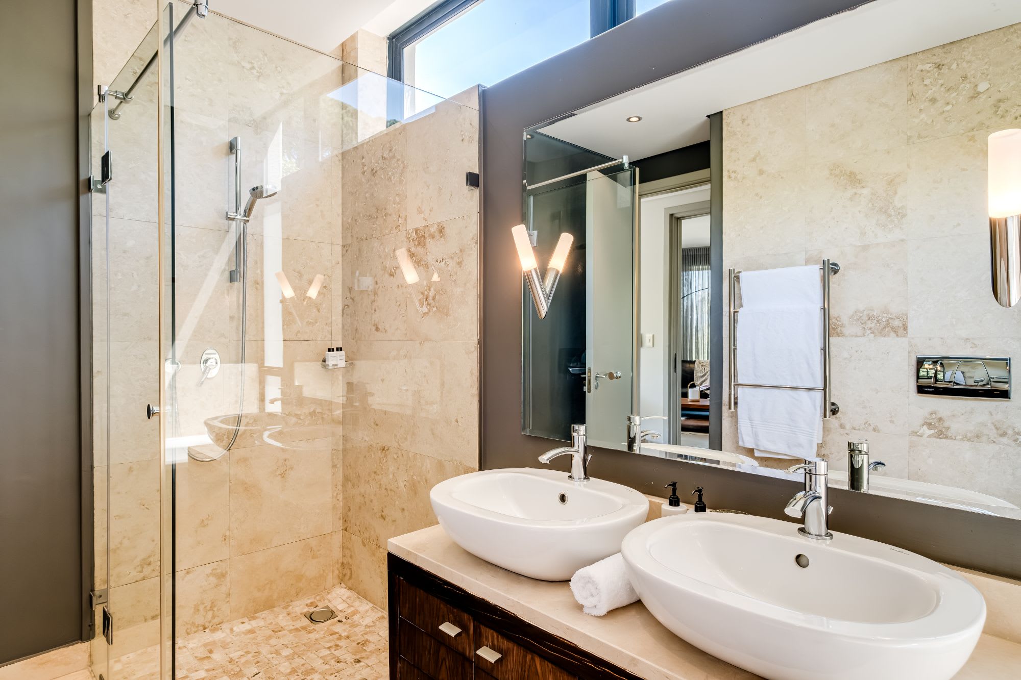 property_06ee31ba-4f57-4f3a-913a-8129c2591305_23