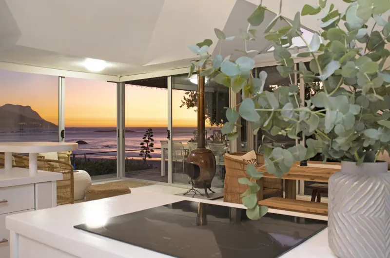 5 Glen Beach Bungalow in Camps Bay – photo 24