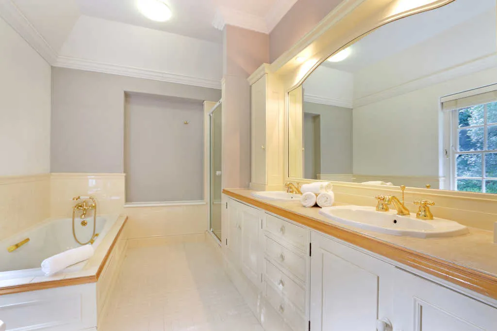property_076b4921-3242-4238-8f6c-a90ccdb96c57_22