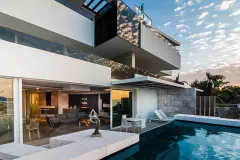 Victoria Rd Luxury Apartment 101 in Bakoven – photo 2 thumbnail