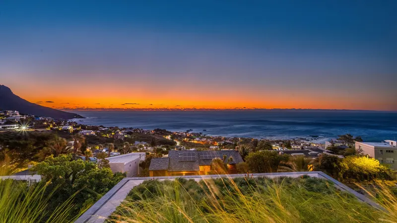 Mountain Vista Penthouse in Camps Bay – photo 41