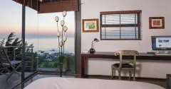 Upper Camps Bay Guest House in Bakoven – photo 8 thumbnail