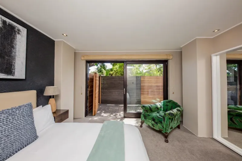 17 Geneva Lower in Camps Bay – photo 3