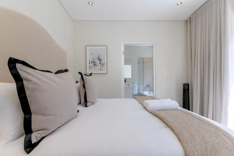 Sea Point Select in Sea Point – photo 2