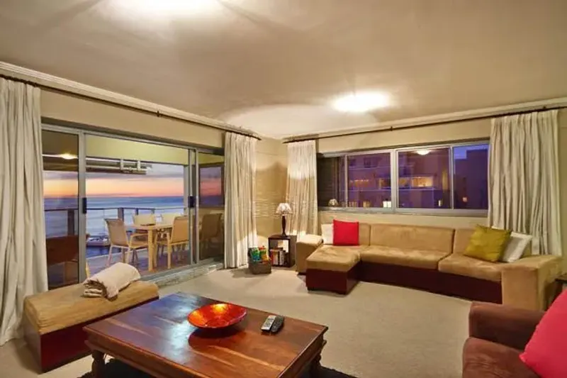 Beach Road Penthouse in Sea Point – photo 10
