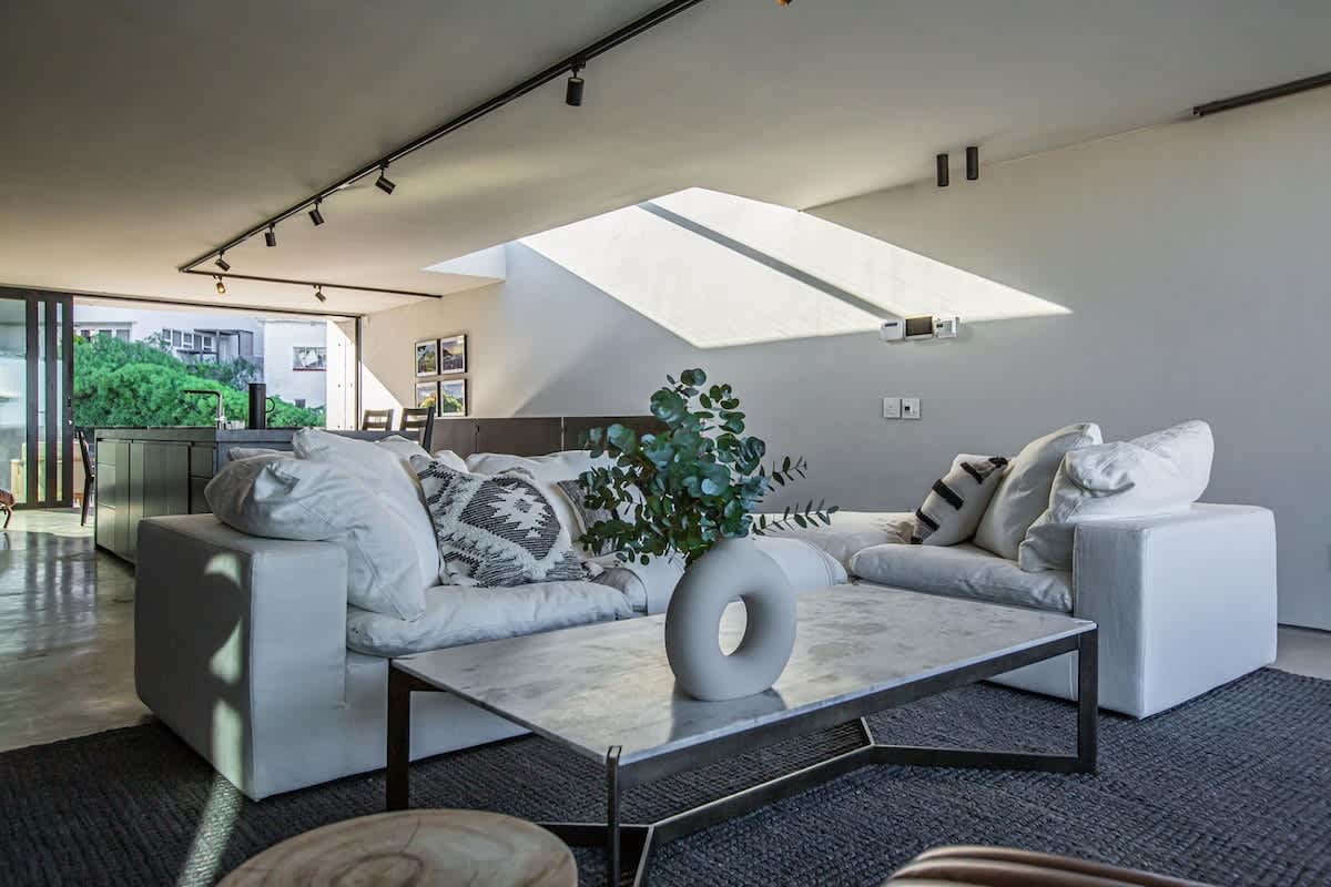 property_090fe817-b3fe-4ea9-b467-1db652d3b470_16