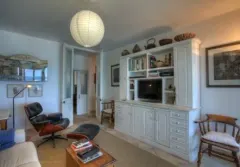 Moses Beach Apartment in Clifton – photo 2 thumbnail
