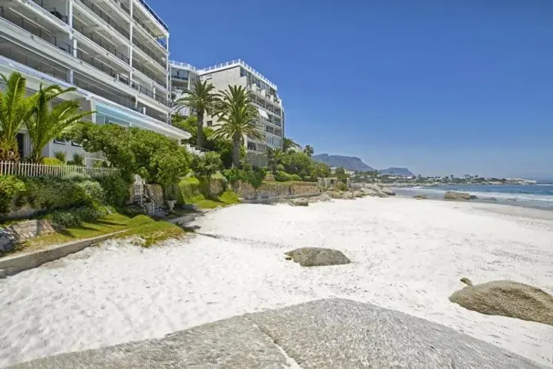 Clifton Beach Pad in Clifton – photo 9