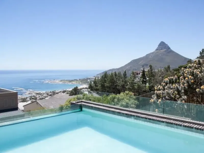 Camps Bay Upper Villa in Bakoven – photo 6
