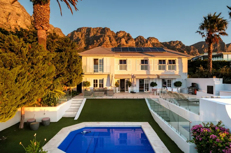 Villa Galazzio  in Camps Bay – photo 38