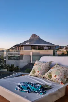 Houghton Penthouse in camps bay – photo 25 thumbnail