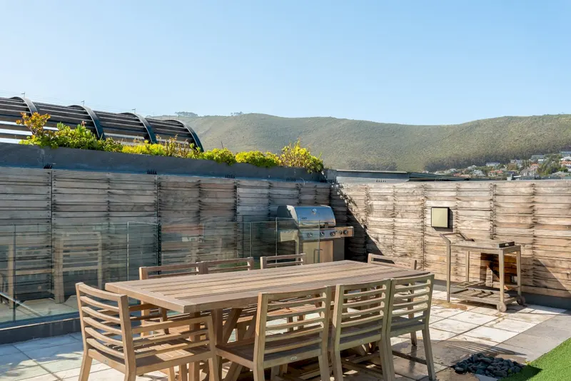 Sea Point Penthouse Retreat in Sea Point – photo 15