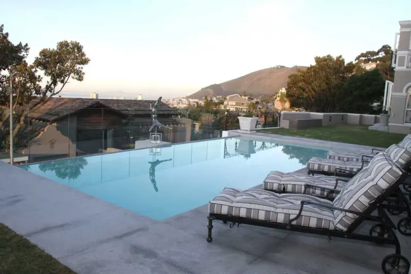 Kloof Road Villa in Bantry Bay – photo 17