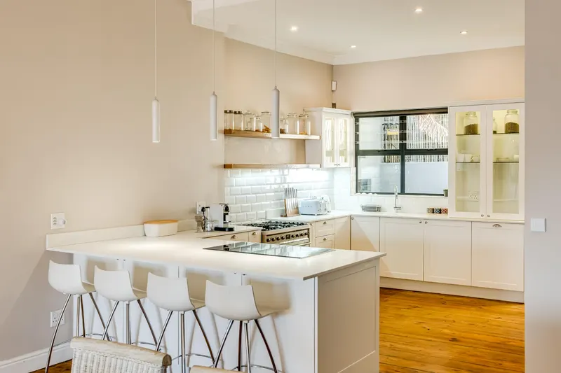 Central Escape in Camps Bay – photo 14