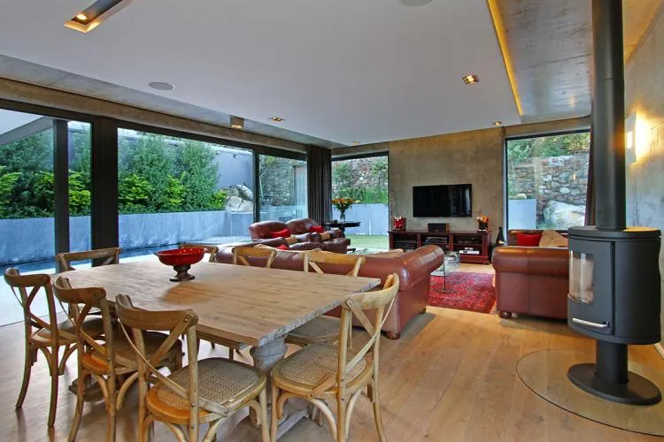 property_0b6ccae9-1d45-4cae-9e3d-82b47cd3e8fa_8