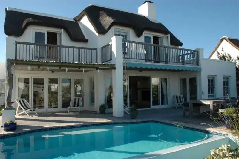 Kommetjie Way Beach House in Klein Slangkop – photo 1