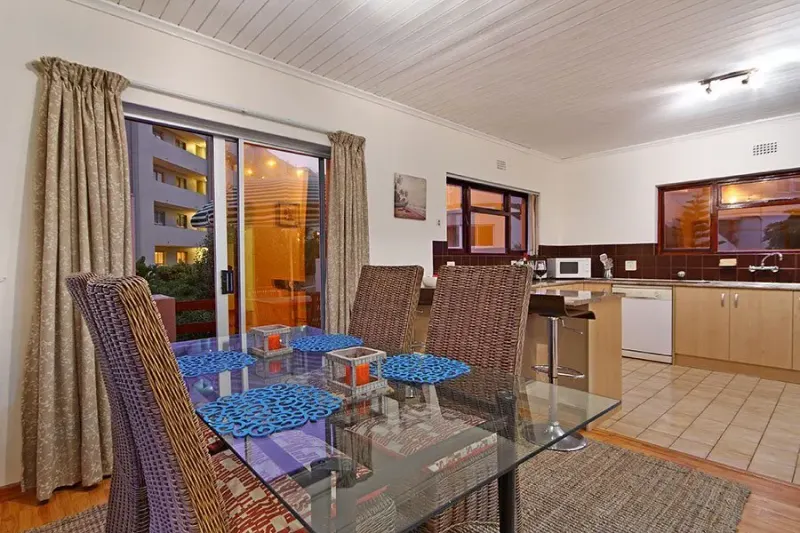 Sunset Mews Apartment in Bloubergstrand – photo 10