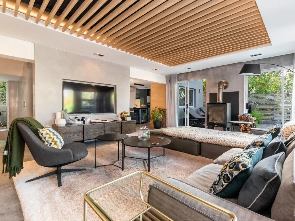 property_0c42ef0c-88f9-4ce1-89bd-4cf204d30261_10