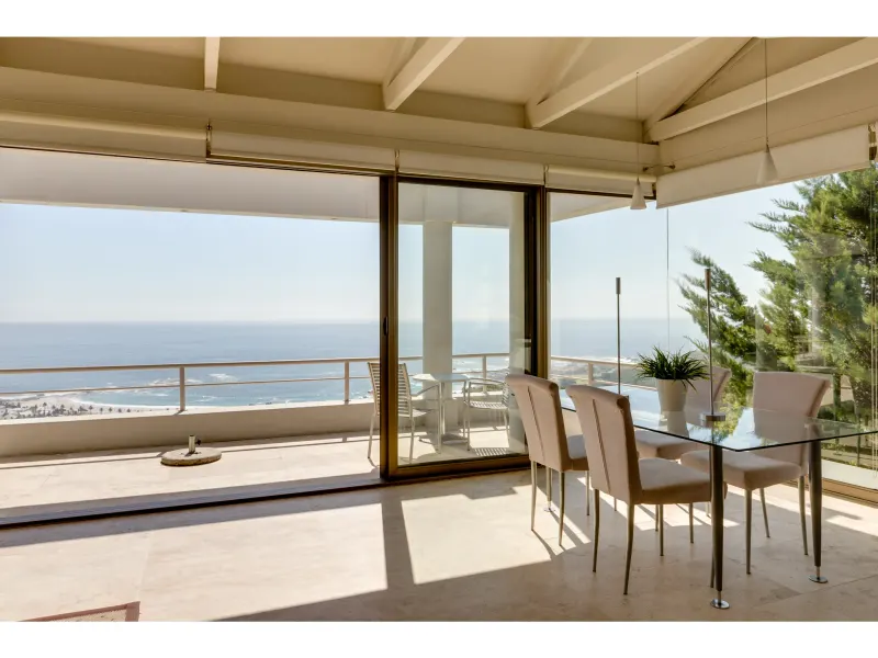 Geneva Sunsets in Camps Bay – photo 23