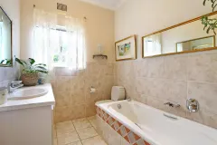 Hout Bay Darling Villa in Scott Estate – photo 11 thumbnail