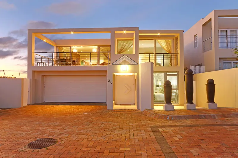 Bayview Villa in Bloubergstrand – photo 16