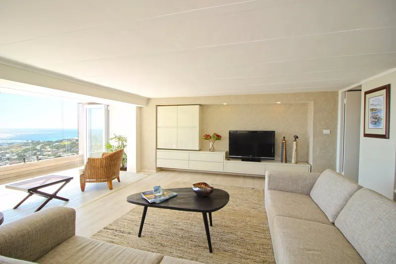 Medburn Apartment  in Camps Bay – photo 6
