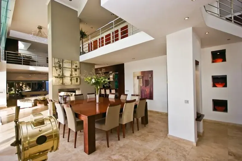 Hollywood Mansion in Bakoven – photo 15