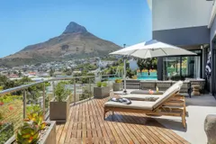 Central Drive Villa in Camps Bay – photo 1 thumbnail
